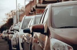 La escala del parque automotor ayuda a entender la magnitud que toma la industria. De acuerdo con estadísticas del Registro Unificado Nacional actualizadas a abril de 2026, el país acumula 3,4 millones de automotores.