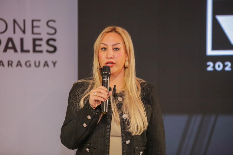 Sandra Ledesma y la fiscal Electoral, Morella Fossati.