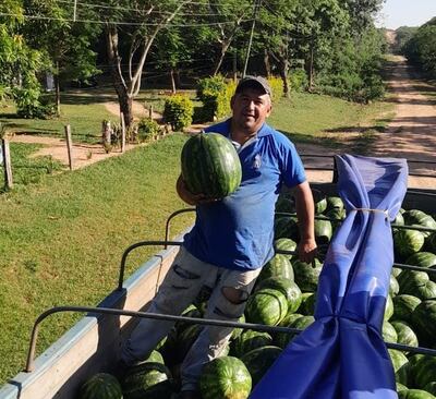 Ángel Arenas, productor de sandía de la Colonia Acuña Figueroa de Altos, trabaja desde hace años impulsando la siembra y producción de esta fruta en la zona.