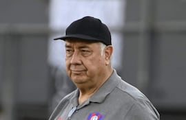 Carlos Jara Saguier (01/11/50), director técnico de Cerro Porteño.