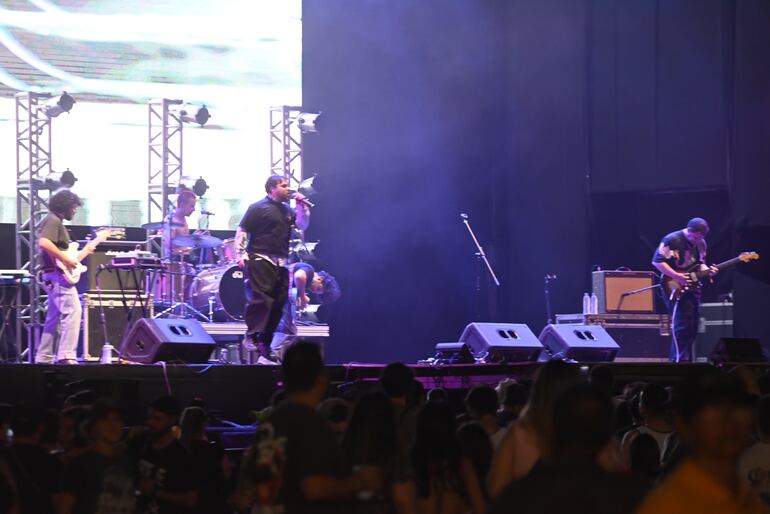 La banda paraguaya El Culto Casero se presentó en el Asúncionico en el Cómite Olímpico Paraguayo.
