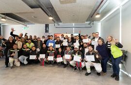 Recibieron certificado 33 operadores de Coca-Cola Paresa.