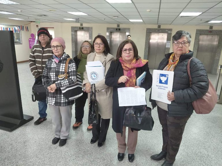 Mafia de los pagarés "saquea" a enfermeras jubiladas: piden a la Corte una auditoría - Nacionales