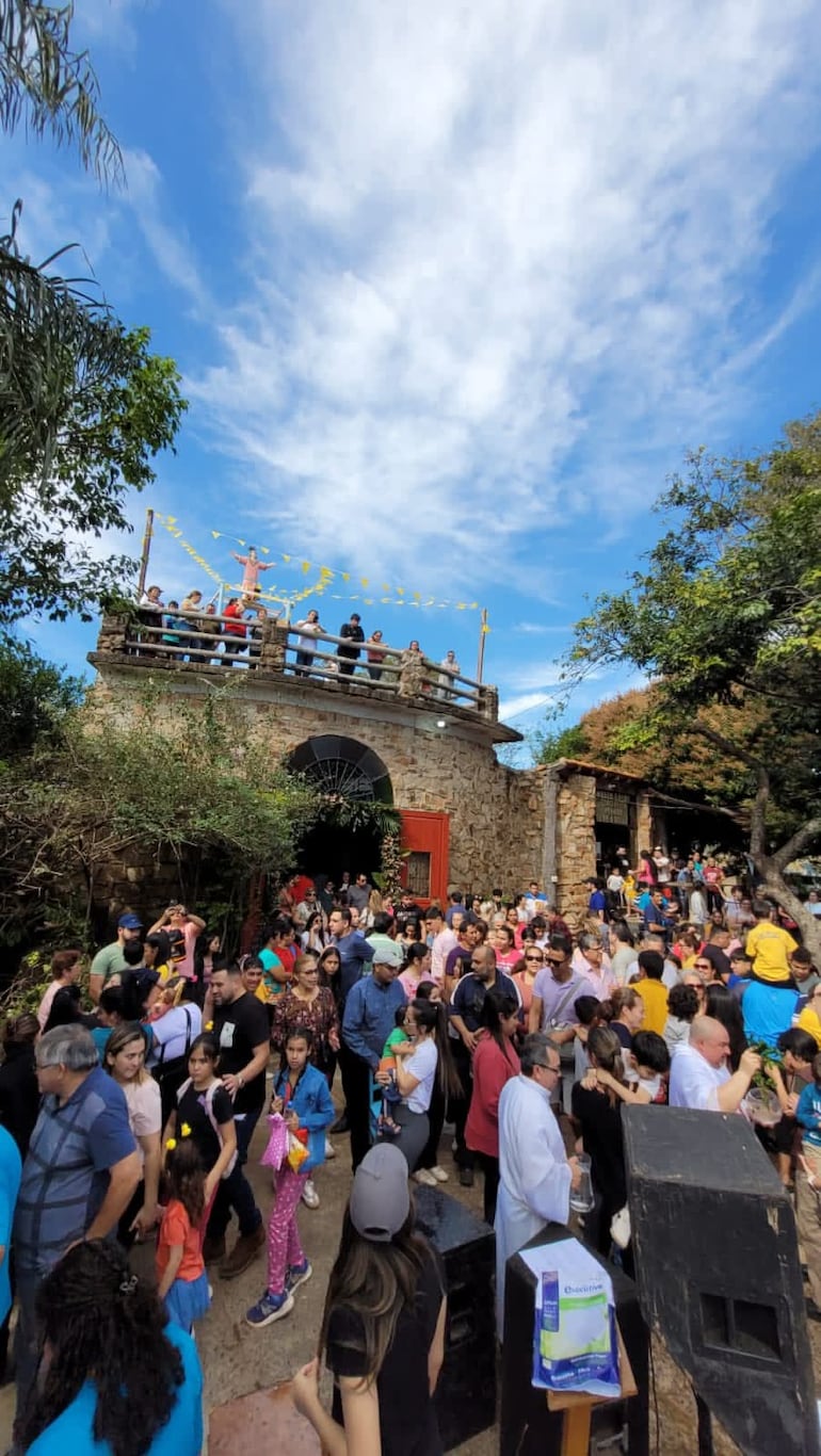 Con fe y esperanza, miles de fieles llegan cada año a Monte Alto para venerar al Divino Niño Jesús.