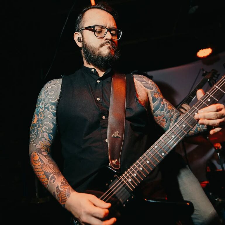 Hugo Adorno, guitarrista de Into The Flesh. Foto: Kevin Cabrera.