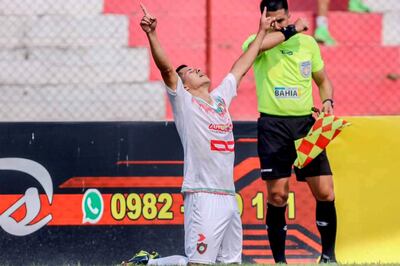 Festejo de Derlis Martínez, autor del tanto del triunfo de Atlético Tembetary. (Foto: APF)