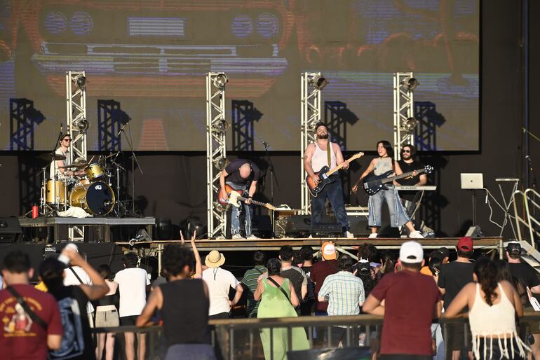 La banda paraguaya Ciudad Mansa se presentó en el Asúncionico en el Cómite Olímpico Paraguayo.