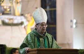 Monseñor Valenzuela critica la corrupción y advierte sobre la ambición del dinero y el poder.