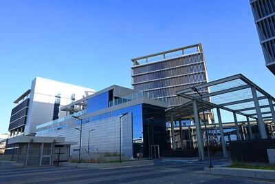 Estado gastó millones para construir edificios para ministerios, pero siguen sin ser ocupados.