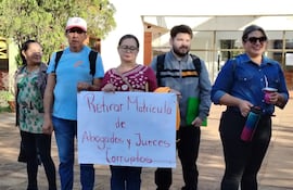 Coordinadora de víctimas de mafia de los pagarés manifestaciones anuncia en Itapúa