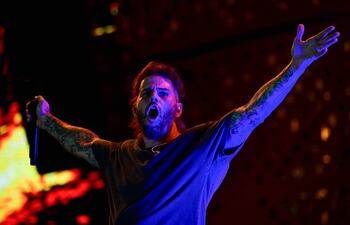 El cantante M. Shadows de la banda estadounidense Avenged Sevenfold durante su presentación en Rock in Río.