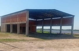 obra pùblica abandonada en Bahìa Negra