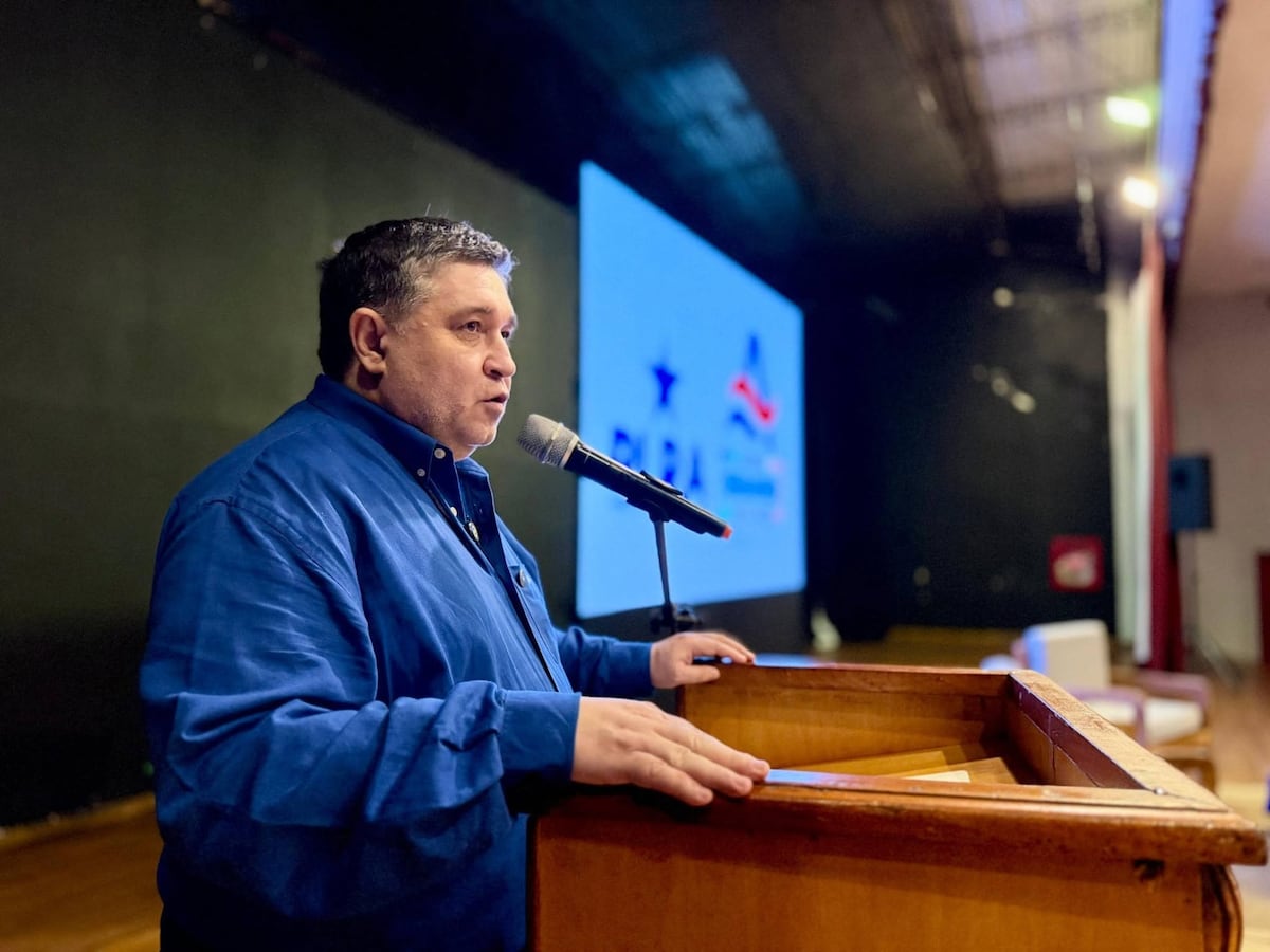 Alcides Riveros: “El Partido Colorado tiene más municipios, pero la oposición maneja más presupuesto” Alcides Riveros: “El Partido Colorado tiene más municipios, pero la oposición maneja más presupuesto”