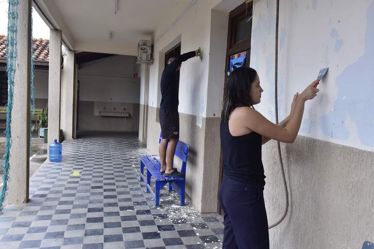 Voluntarios de "Levanta Escuelas" inician trabajos de pintura en el CEPPE.