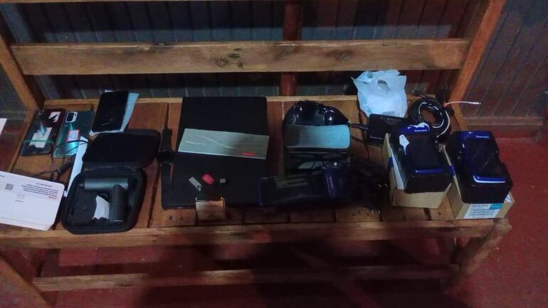 Celulares, notebook y POS incautados en PJC