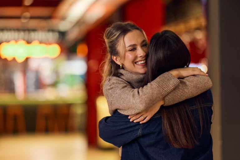 Vínculo entre mujeres. ¿Es amistad o amor?