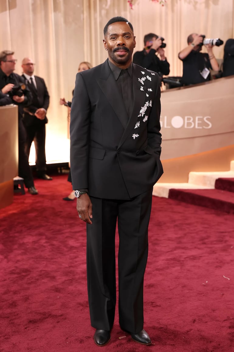 Colman Domingo, vestido con un traje de la firma Valentino, sobresalió como uno de los mejores vestidos de la alfombra roja de los Globos de Oro 2026.
