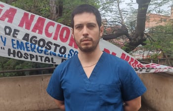 Doctor Carlos Giménez, médico neurocirujano renunciante.