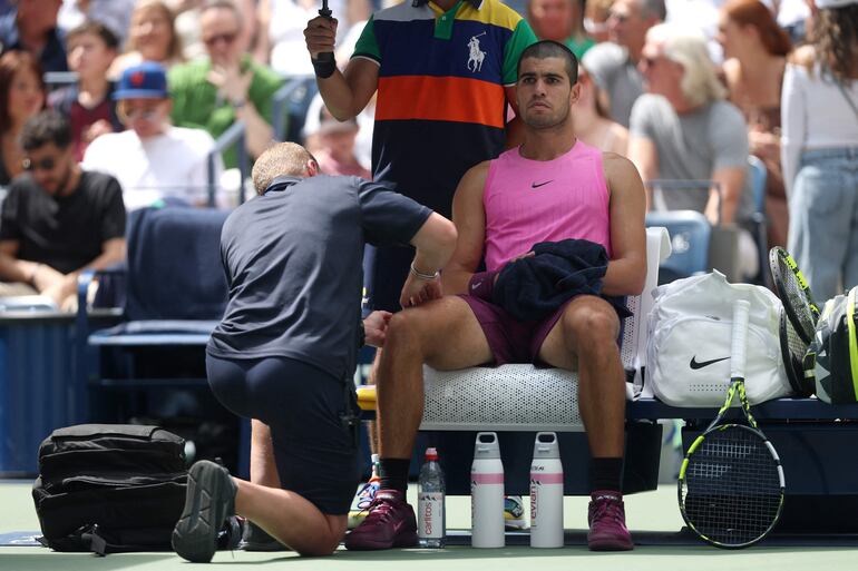 Momento que Carlitos solicitó la asistencia del fisioterapeuta.