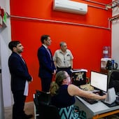 El titular del MIC, Marco Riquelme, acompañado del viceministro de Rediex, Eduardo Gustale, y la directora General del SUACE, Leticia Giménez.