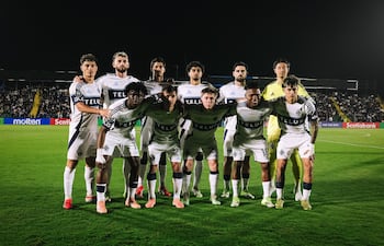 Formación del Vancouver Whitecaps, con el paraguayo Andrés Cubas.
