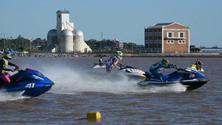 Peruanos, brasileños, argentinos y paraguayos destacaron en cada una de las modalidades de carrera.