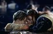 El icónico trozo de madera al que Rose (Kate Winslet) y Jack (Leonardo DiCaprio) se agarran en la escena final de la película ‘Titanic’ se vendió en una subasta por 718.750 dólares,