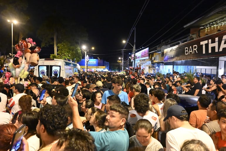 La gran aglomeración de fieles en los alrededores de la Basílica provocó varios desmayos entre los peregrinos.