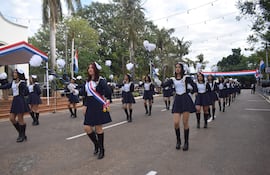 El Colegio Mariscal José Félix Estigarribia se lució con sus chiroleras y bandaliza, acompañado por directivos, docentes y más de 500 estudiantes.