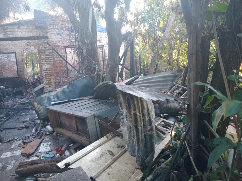 Dos casas fueron afectadas por un incendio en Fernando