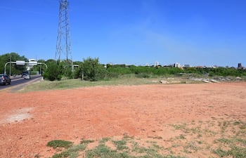 Vista de parte de la Fracción A3 de 4 hectáreas en la Costanera Norte que Bello pretende "regalar" al Gobierno de Santiago Peña.
