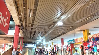 Así se encuentra el techo de la Estación de Buses de Asunción, primera impresión de los extranjeros sobre el país.