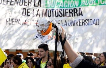Protesta universitaria contra Milei.