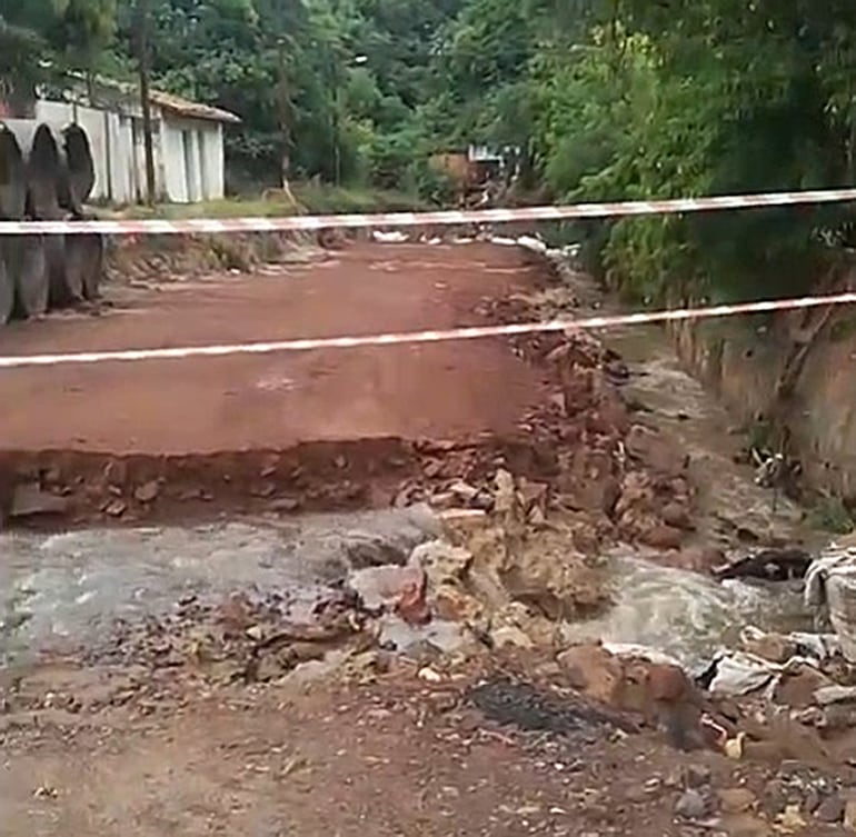 Raudales en zona de obras de Santo Domingo
De LUIS LOPEZ NERY HUERTA <luis.lopez@abc.com.py>
Destinatario ABC Foto <foto@abc.com.py>
Fecha 13-02-2026