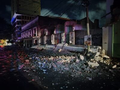 Colapsó antiguo edificio en el centro de Asunción.
