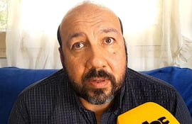 El abogado Éver Paredes patrocina la denuncia de Ruth del Pilar Acuña contra la jueza de paz de Desmochados, Reinalda Candia Trangoni, y su hijo, Cristian Montañez Candia, por presunto tráfico de influencias.