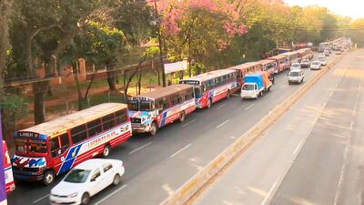 Transportistas se movilizaron por la baja del costo de los combustibles.