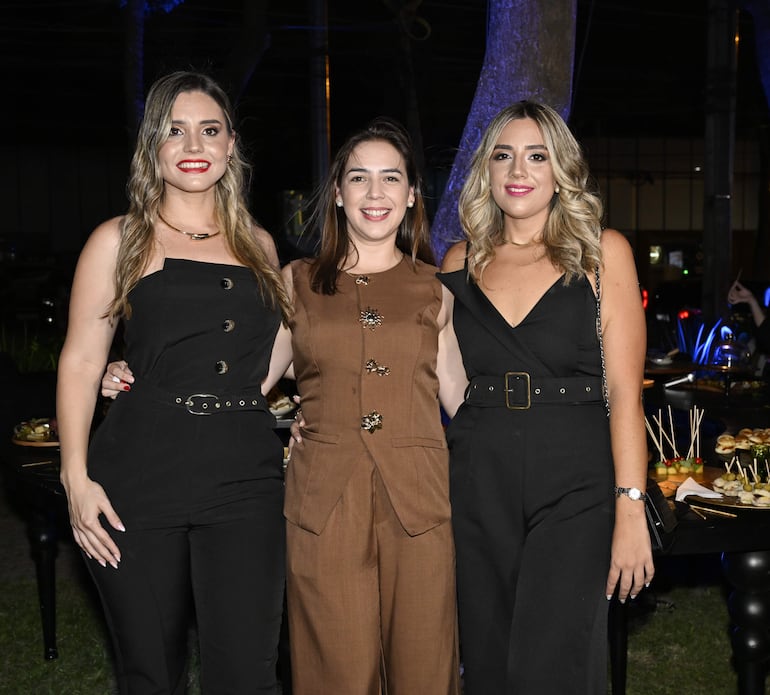 Lorena Argüello, Mirell Mathieu y Julieta Scavone.
