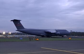 El C5 Super Galaxy es uno de los aviones de transporte militar más grandes del mundo.