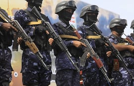 Combatientes hutíes durante una protesta contra Arabia Saudí en Saná, Yemen.