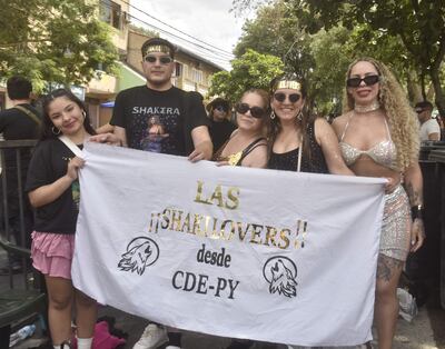 Un grupo de fans llegados desde Ciudad del Este para ver el concierto de Shakira.