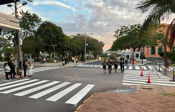 El microcentro de Asunción amaneció este sábado sumergido en un intenso movimiento de preparativos y despliegue logístico para albergar las festividades por el aniversario de la ciudad