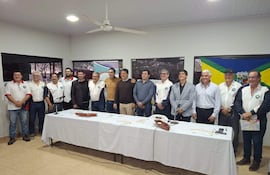 Integrantes del Club de Pesca Yacyretá con presencia de invitados realizaron el lanzamiento del primer concurso de pesca de confraternidad “Paz del Chaco”.