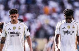 El uruguayo Federico Valverde y el francés Aurélien Tchouaméni, en el ojo de la tormenta en el Real Madrid, en la antesala del superclásico ante Barcelona.