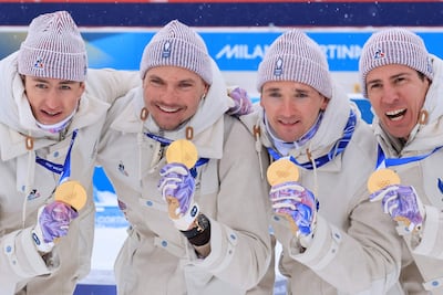 El cuarteto francés integrado por Fabien Claude, Emilien Jacquelin, Quentin Fillon Maillet y Eric Perrot logró el primer oro olímpico en el relevo masculino 4x7,5 km de biatlón, al imponerse en Milano-Cortina 2026 por delante de los noruegos