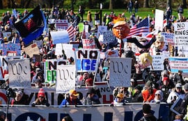 Comienzan las mayores protestas de ‘No Kings’ contra Trump, la guerra en Irán y el ICE.