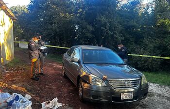 El vehículo del cambista baleado durante el atraco.