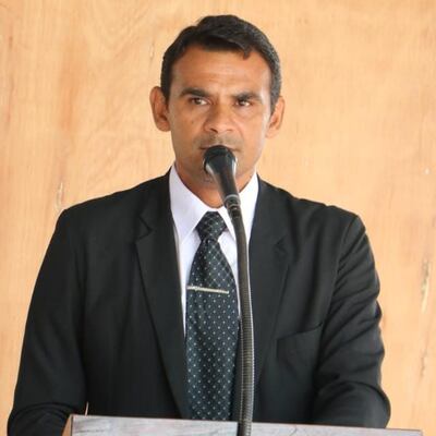 Juan Manuel Herebia es uno de los monitores principales de la Basílica de Caacupé, reconocido por su compromiso y años de servicio dentro del equipo litúrgico del santuario.