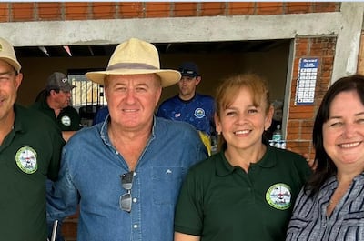 El gobernador de Itapúa Javier Pereira, y la precandidata Monica Scheid (Centro).