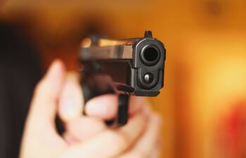 Encargado de estación de servicios en Altos resultó herido por dos hombres que intentaron asaltarle. Arma de fuego. Imagen ilustrativa.